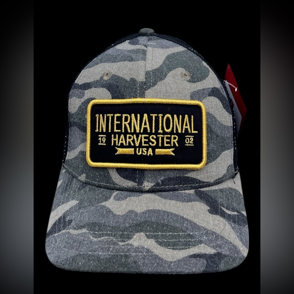 New with Tags Camo International Harvester Meshback SnapBack Hat